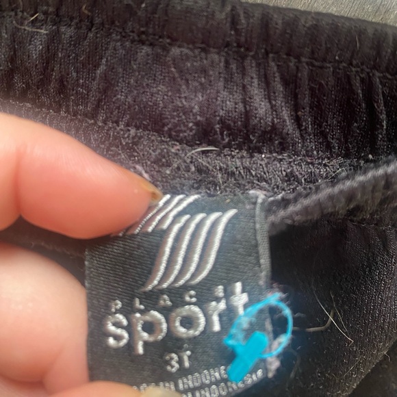 Children’s place sport shorts size 3t - Picture 2 of 3